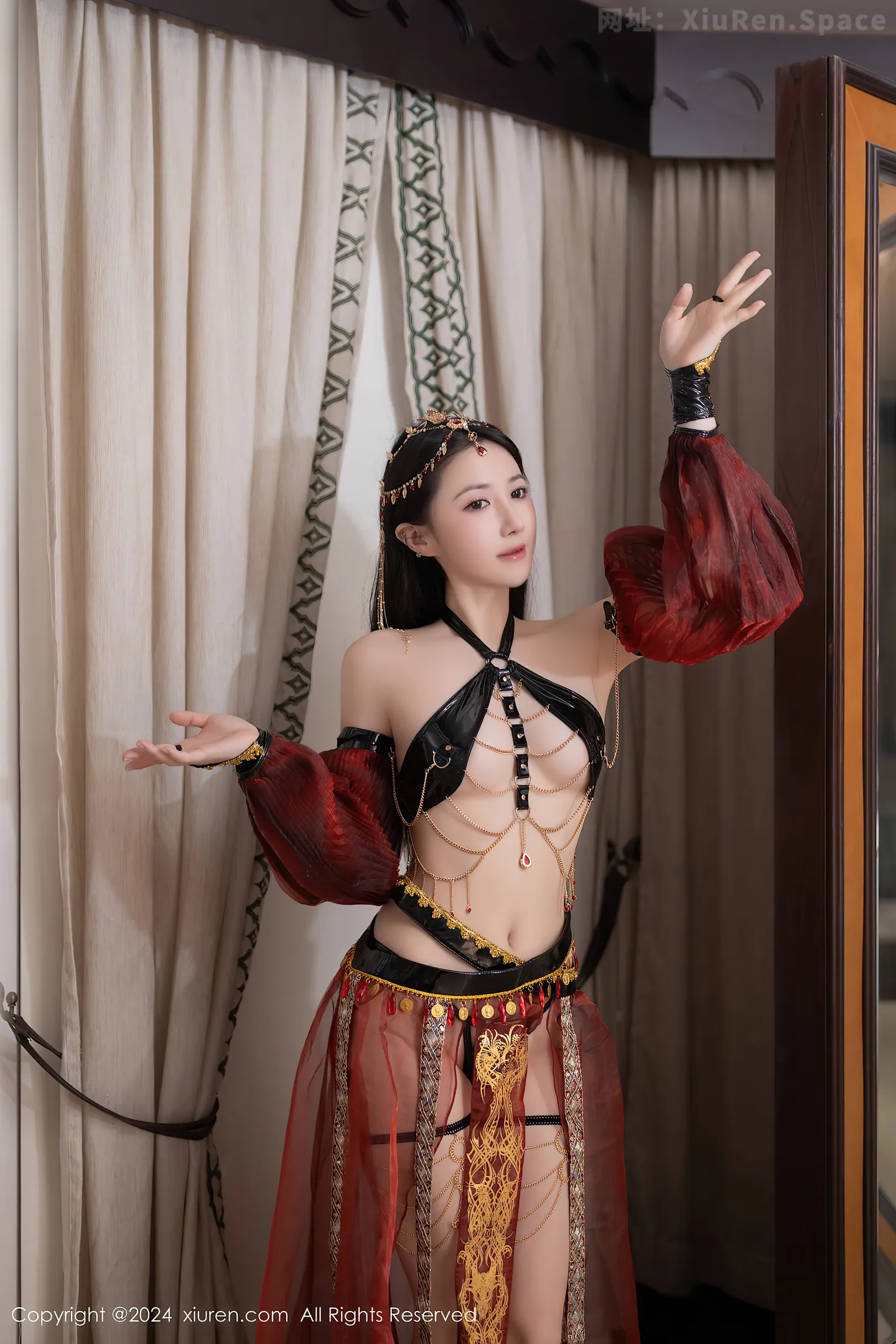 图片[4]-[XiuRen秀人网]VOL.8778 模特鱼子酱Fish性感舞娘薄纱露黑色情趣内衣秀完美身材诱惑写真80P-秀人网官方网站